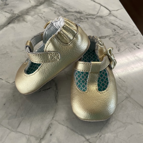 Baby shoes - Picture 1 of 5